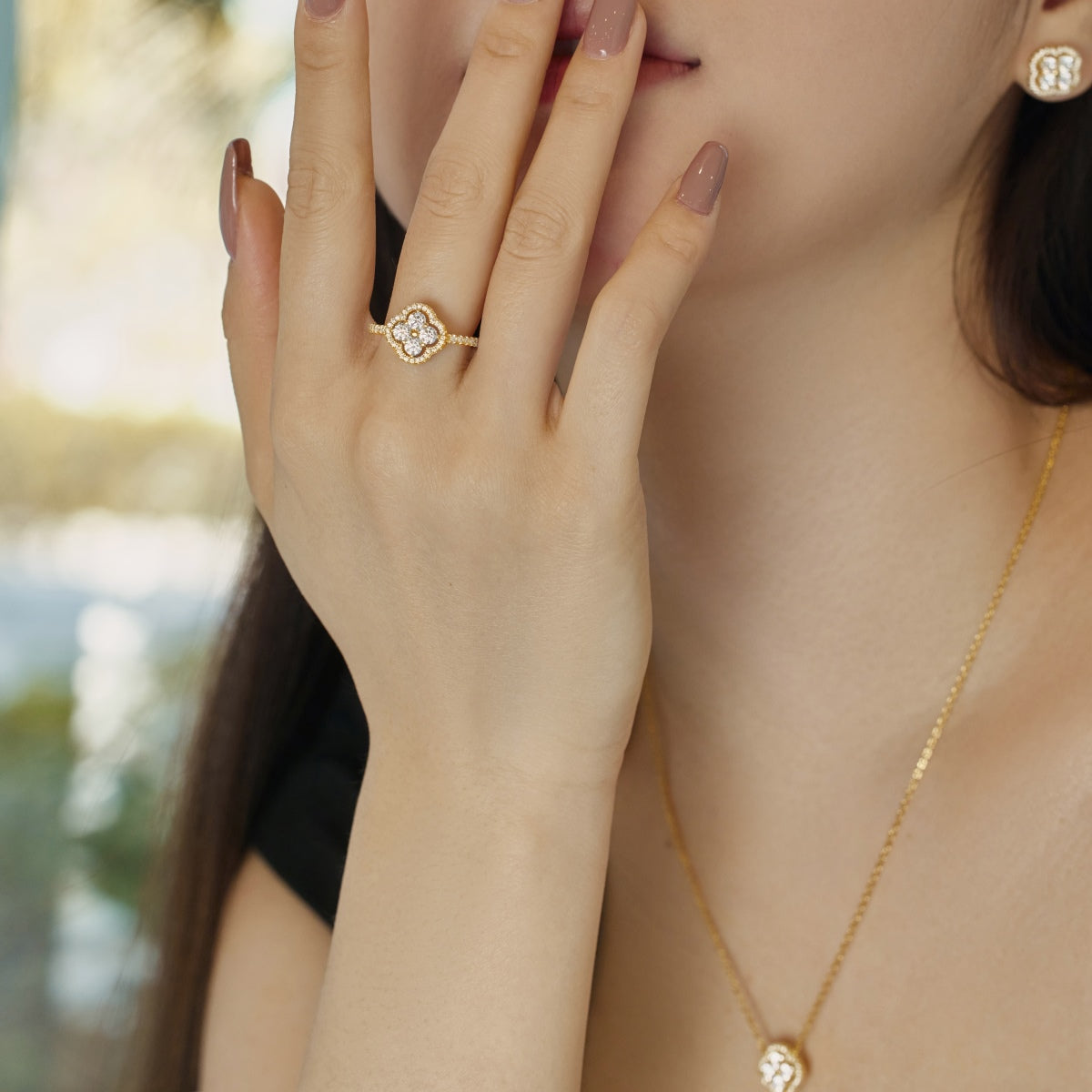 Pomuse – Ring mit vierblättrigem Kleeblatt und Blumendesign