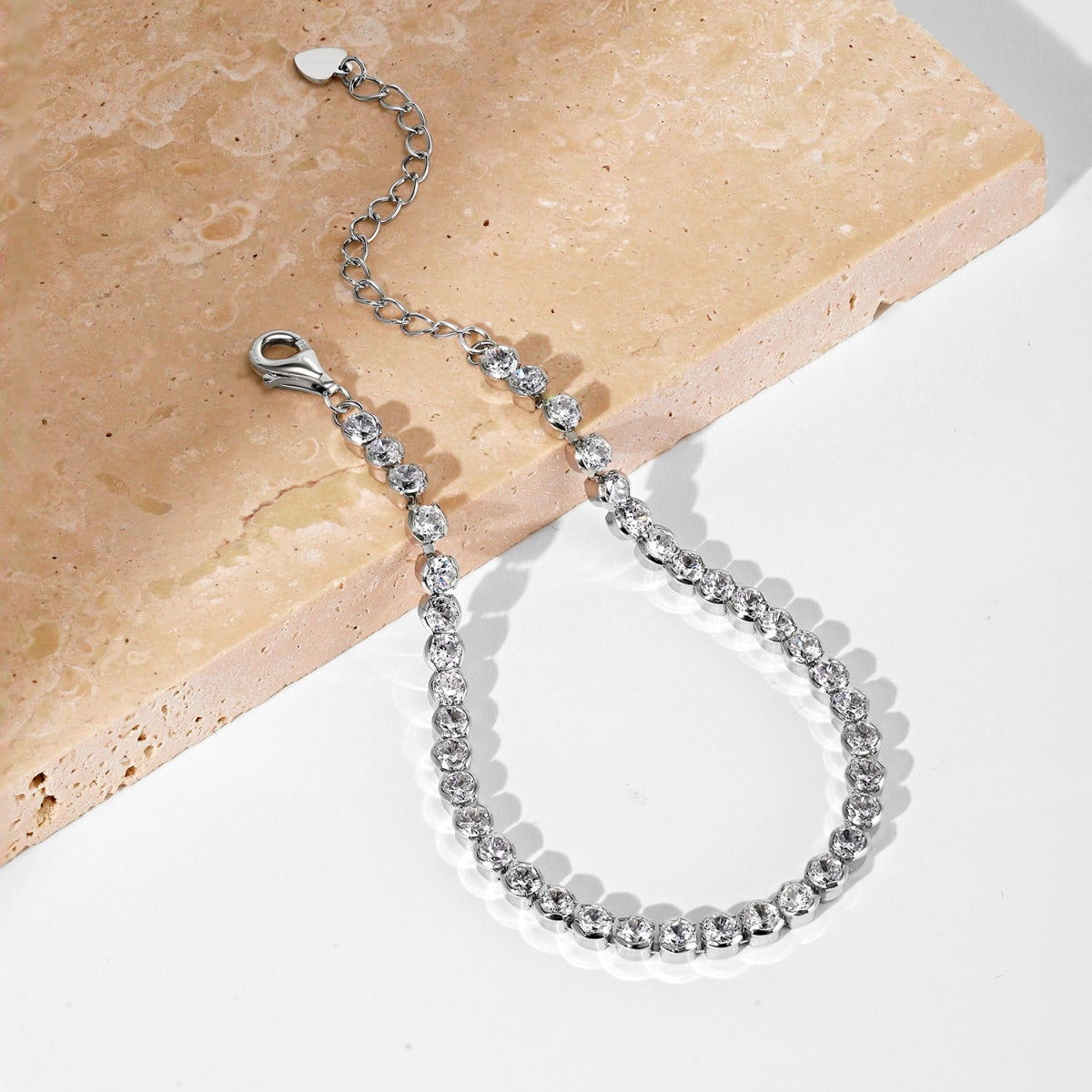 Pomuse Dazzling Sparkling Round Cut Daily Bracelet