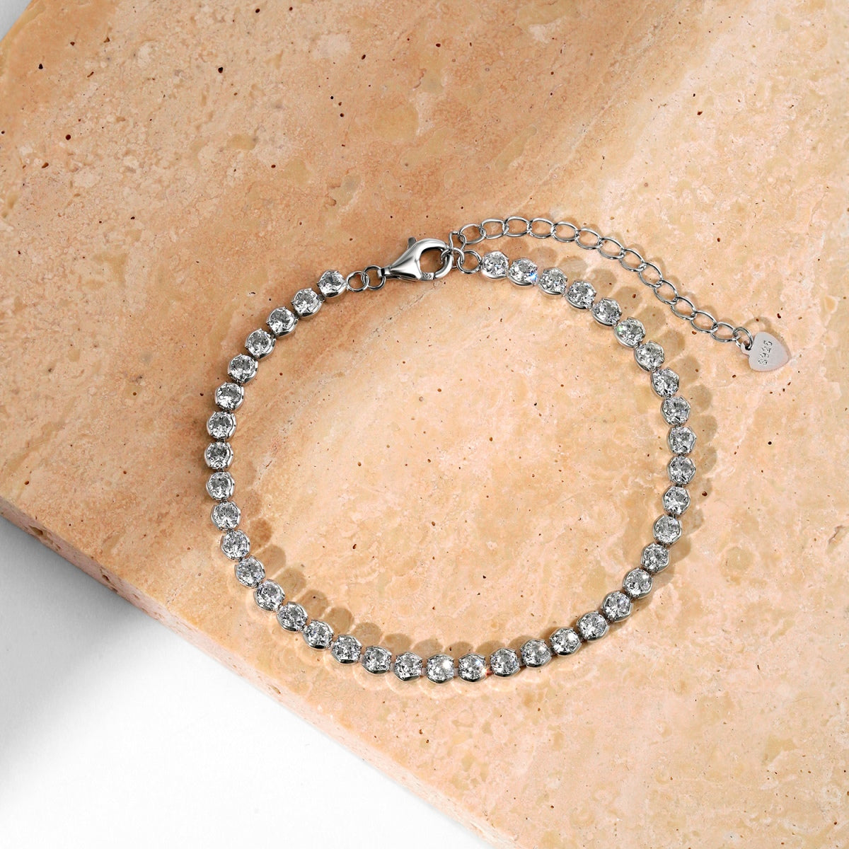 Pomuse Dazzling Sparkling Round Cut Daily Bracelet