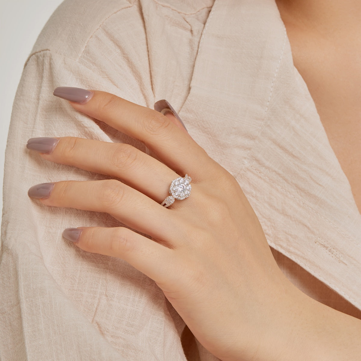 Pomuse Delicate Colorful Round Cut Flower Shape Wedding Ring