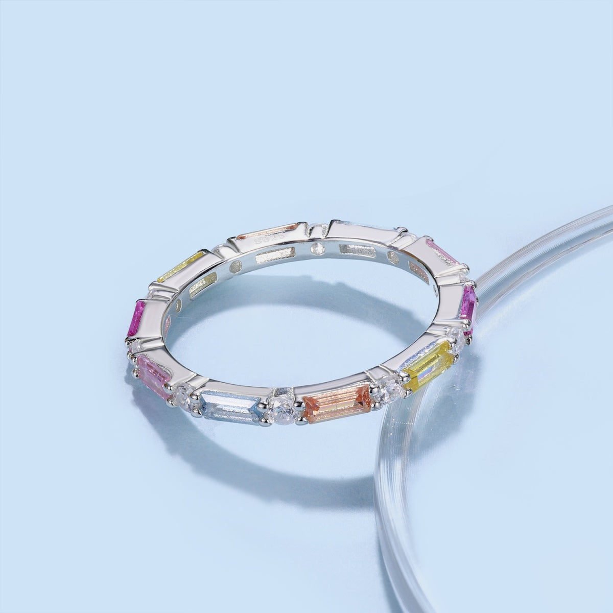 Pomuse – Eleganter Alltagsring im Radiantschliff „Lively In Shades“
