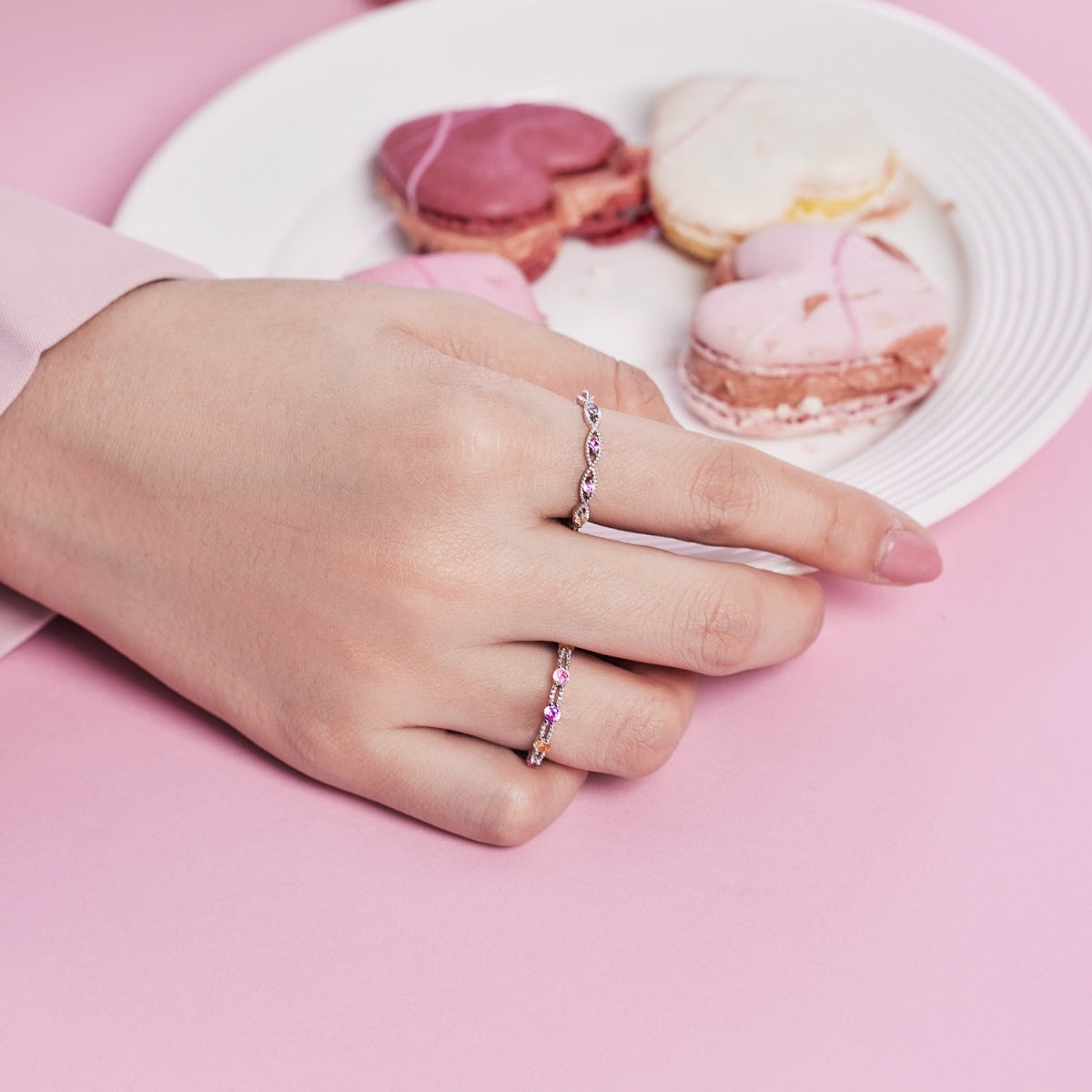 Pomuse Sparkling Colorful Round Cut Tennis Ring
