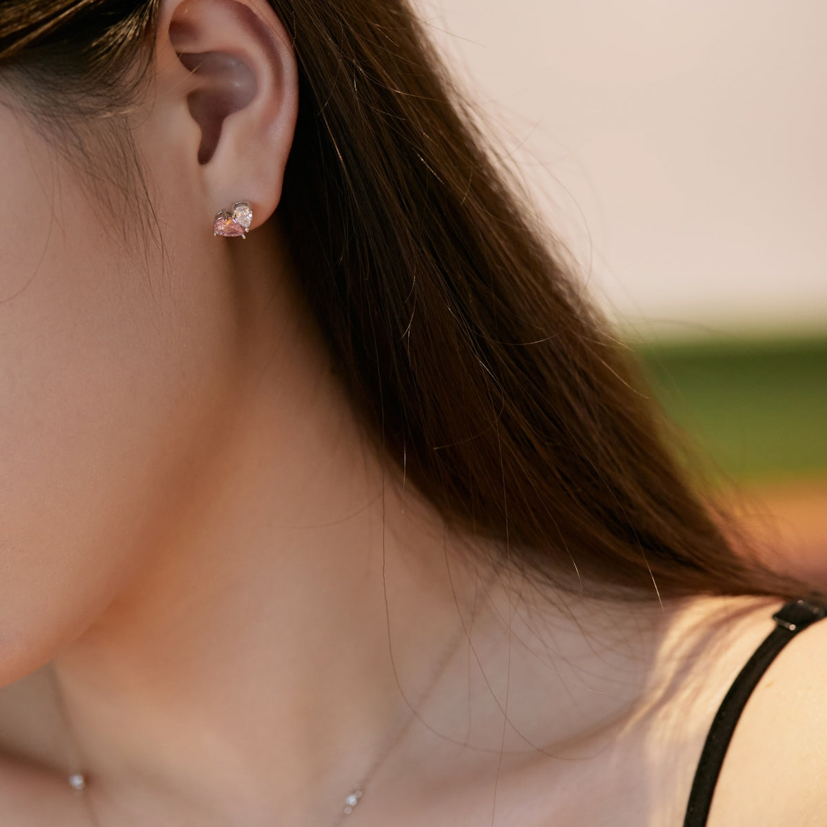 Pomuse Dazzling Elegant Heart Cut Lover Earrings
