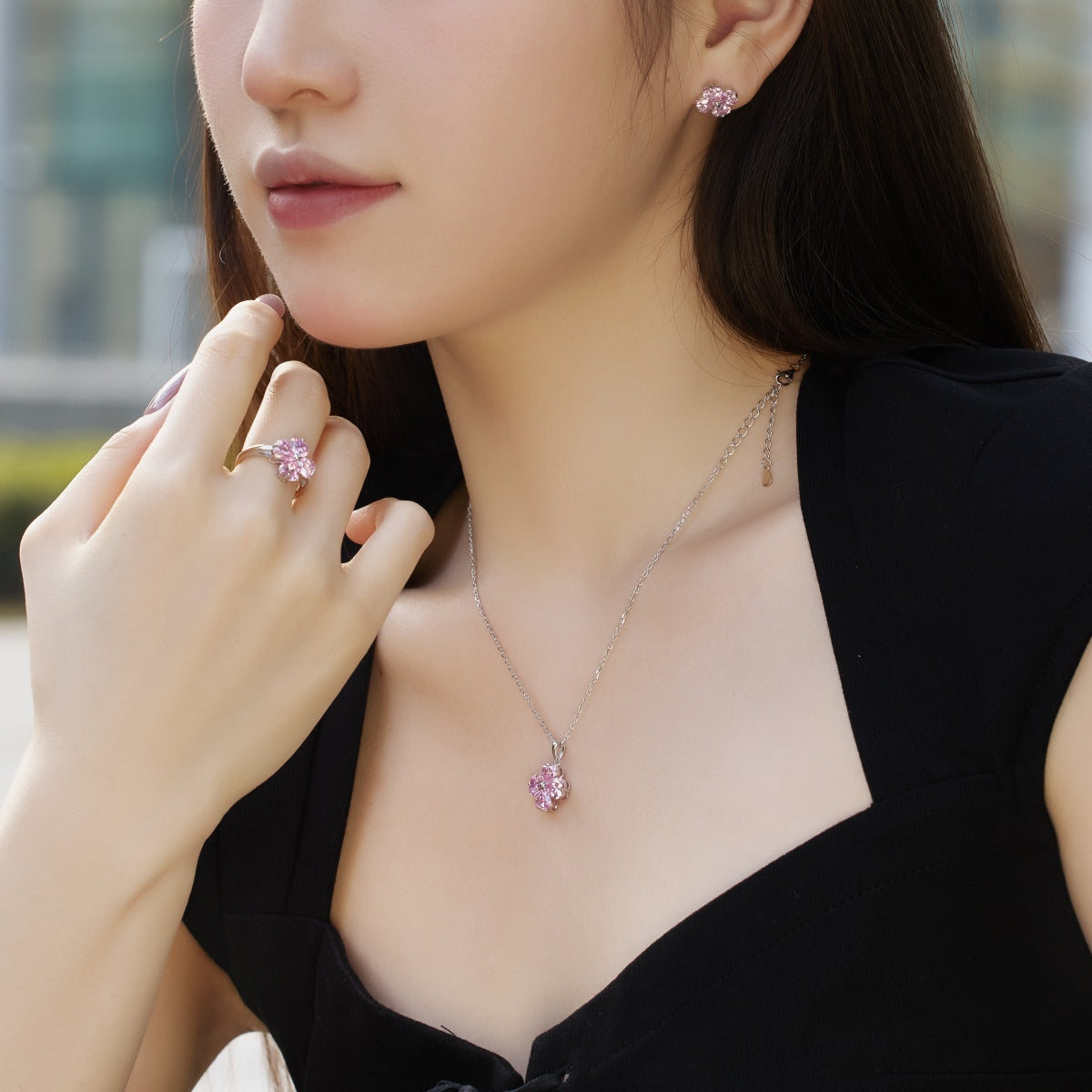 Pomuse Four-Leaf Clover Ball Earrings
