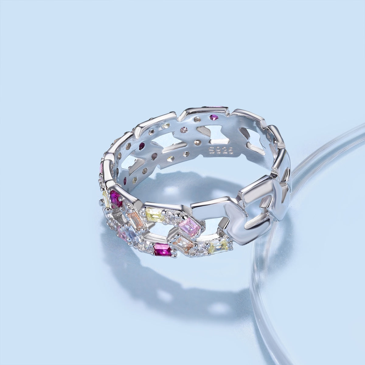 Pomuse Sparkling Vibrant Emerald Cut Daily Ring