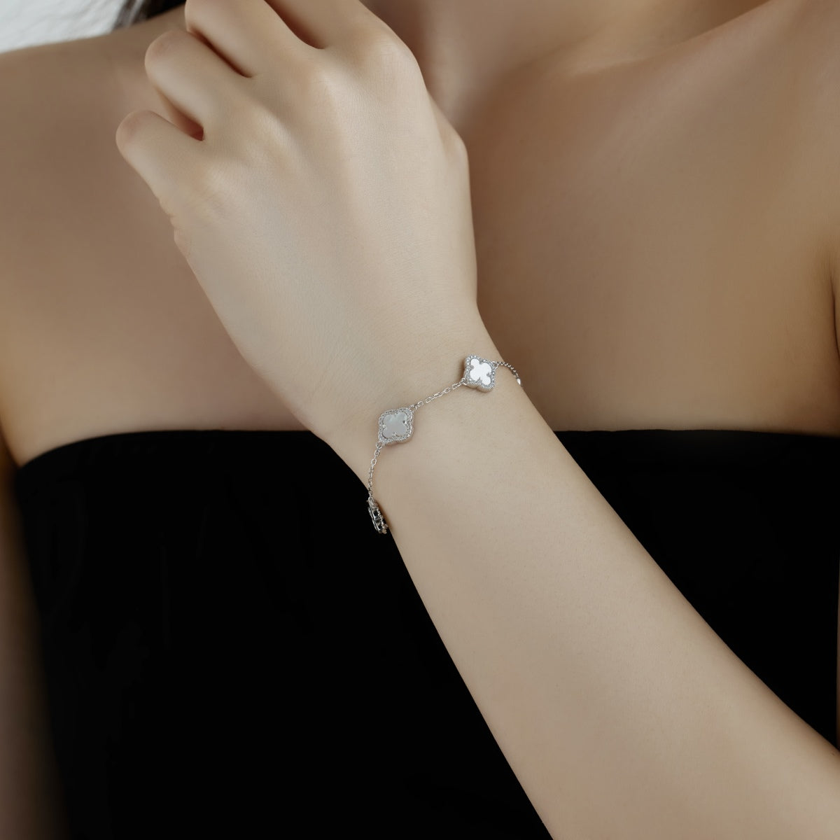 Pomuse Four-Leaf Clover Exquisite Bracelet