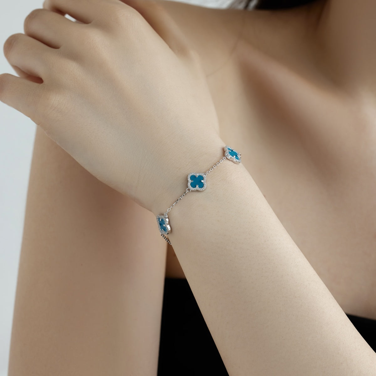 Pomuse Four-Leaf Clover Exquisite Bracelet