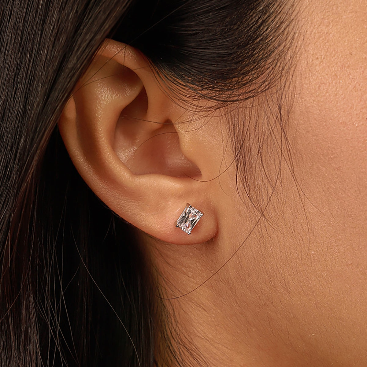 Pomuse Stylish Shiny Rectangular Center Stone Stud Earrings