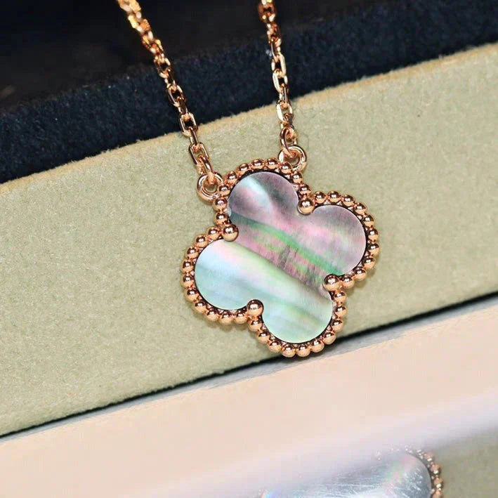 Pomuse CLOVER 15MM  GRAY MOTHER OF PEARL NECKLACE