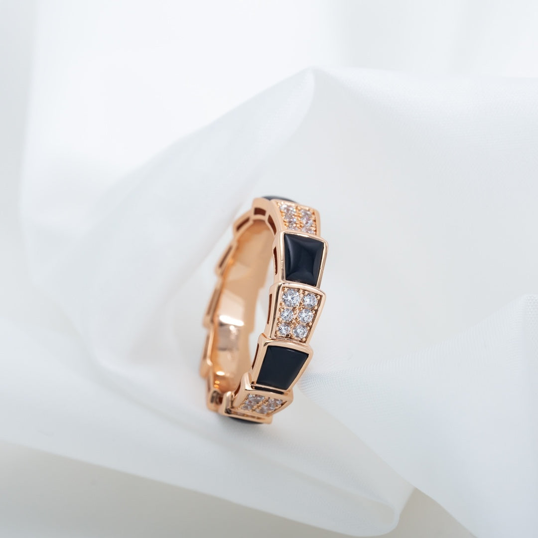 Pomuse SERPENTI RING PINK GOLD BLACK MOP DIAMOND PAVED 4MM