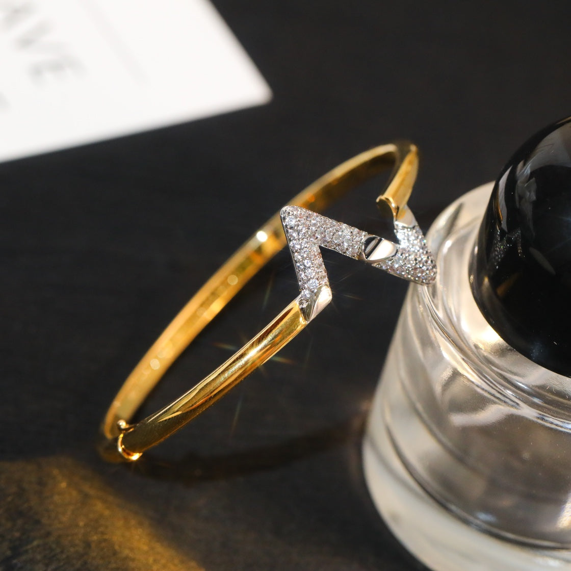 Pomuse VOLTE UPSITEN DOWN GOLD DIAMANT ARMBAND