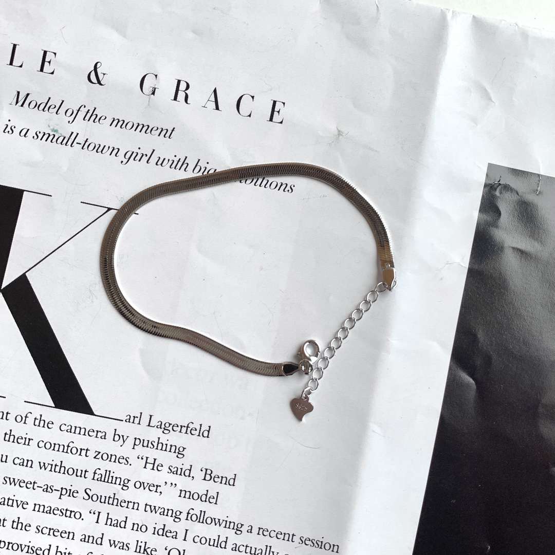 Pomuse Flat Snake Bone Chain Blade Necklace