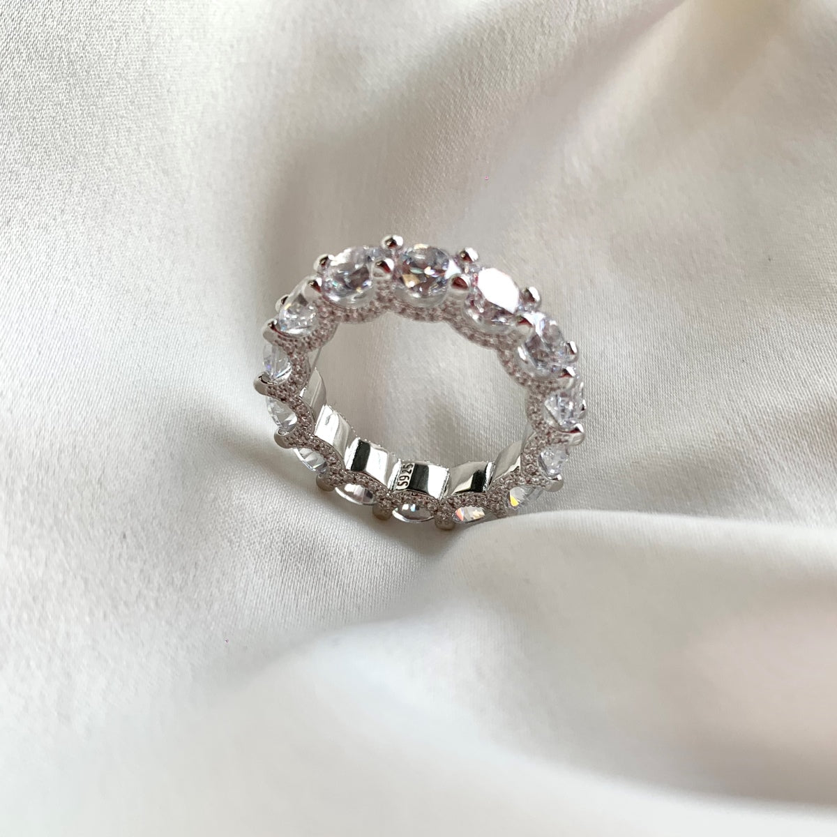 Pomuse Gorgeous Round Cut Tennis Ring