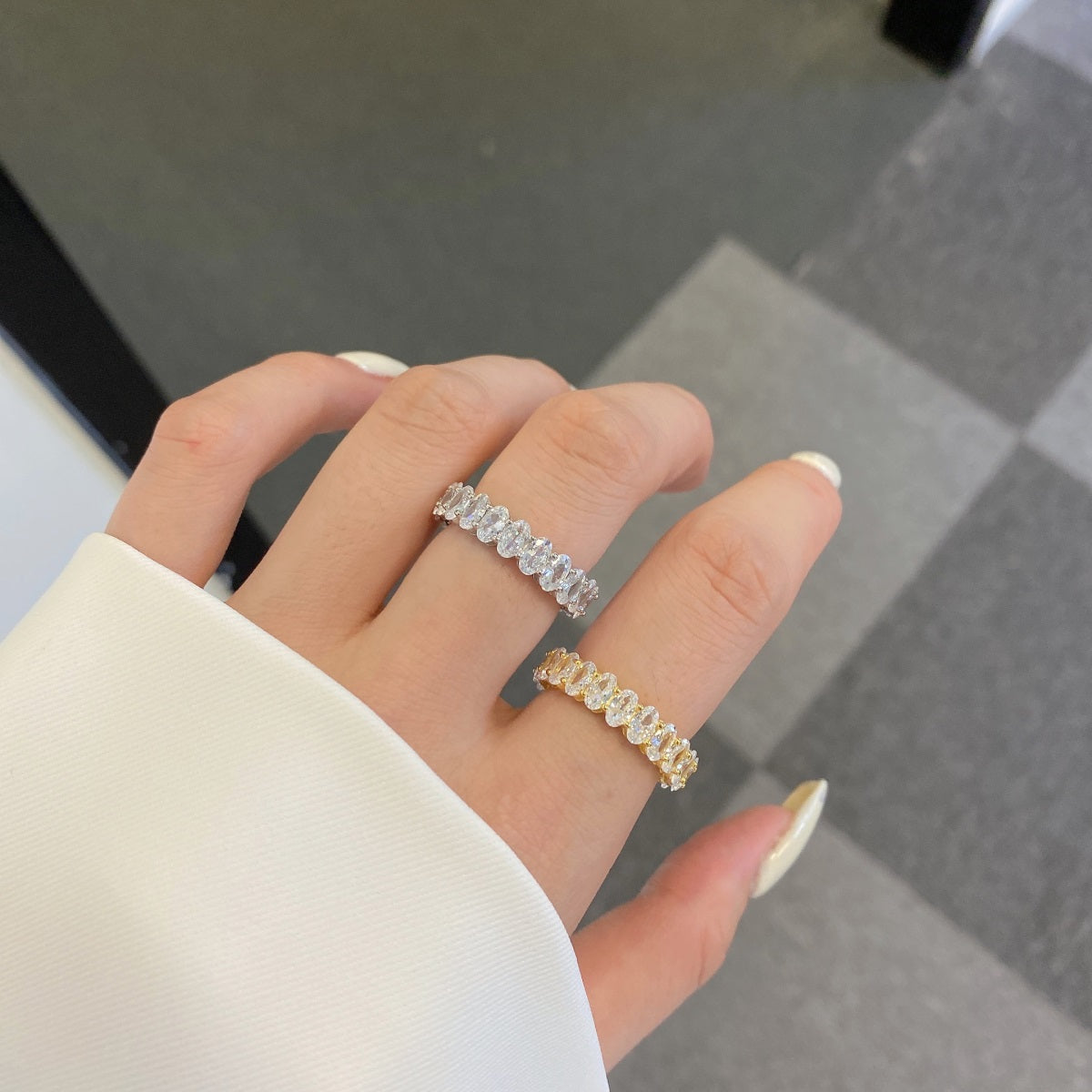 Pomuse Ornate Oval Cut Tennis Ring