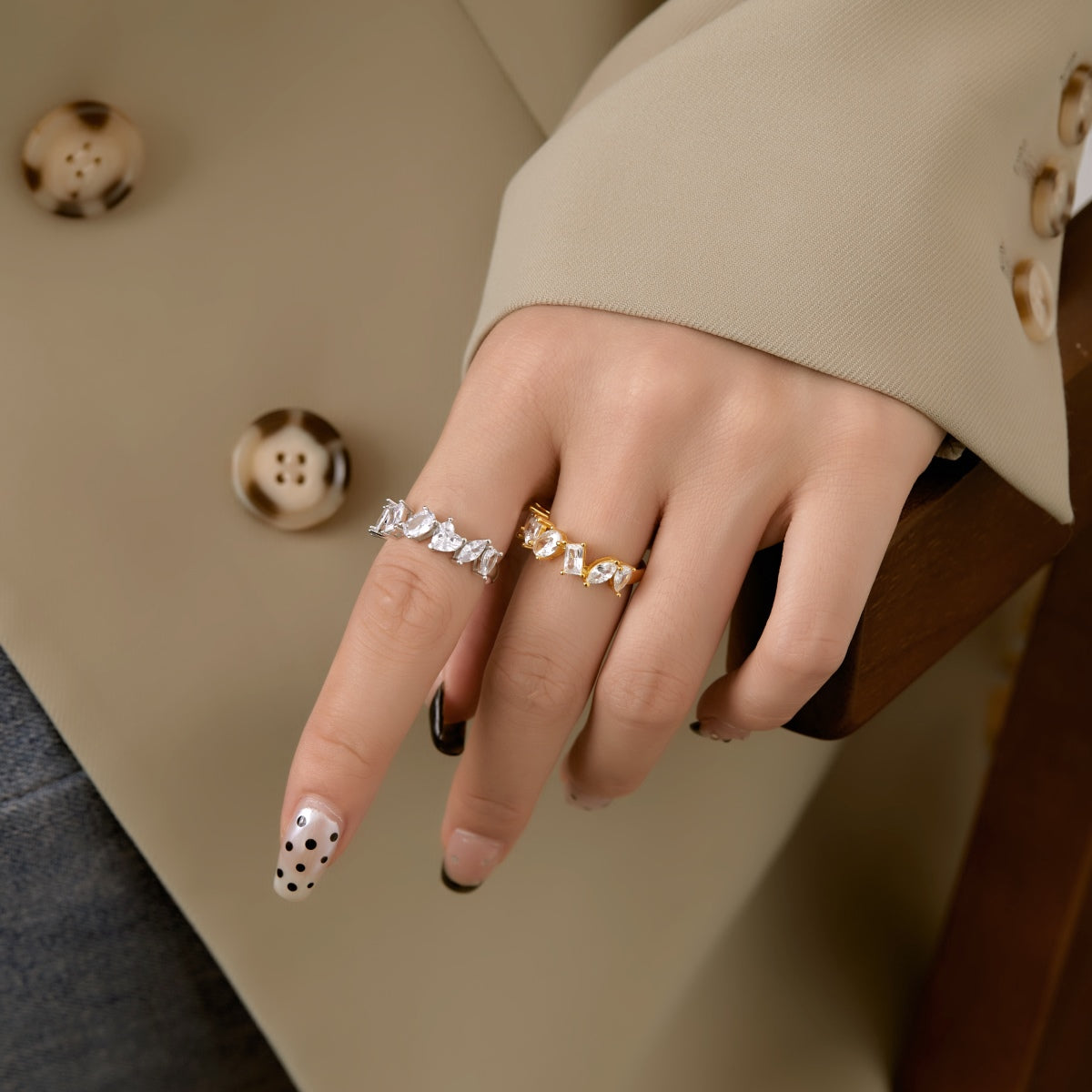 Pomuse – Zarter Ring mit mehreren Schliffen