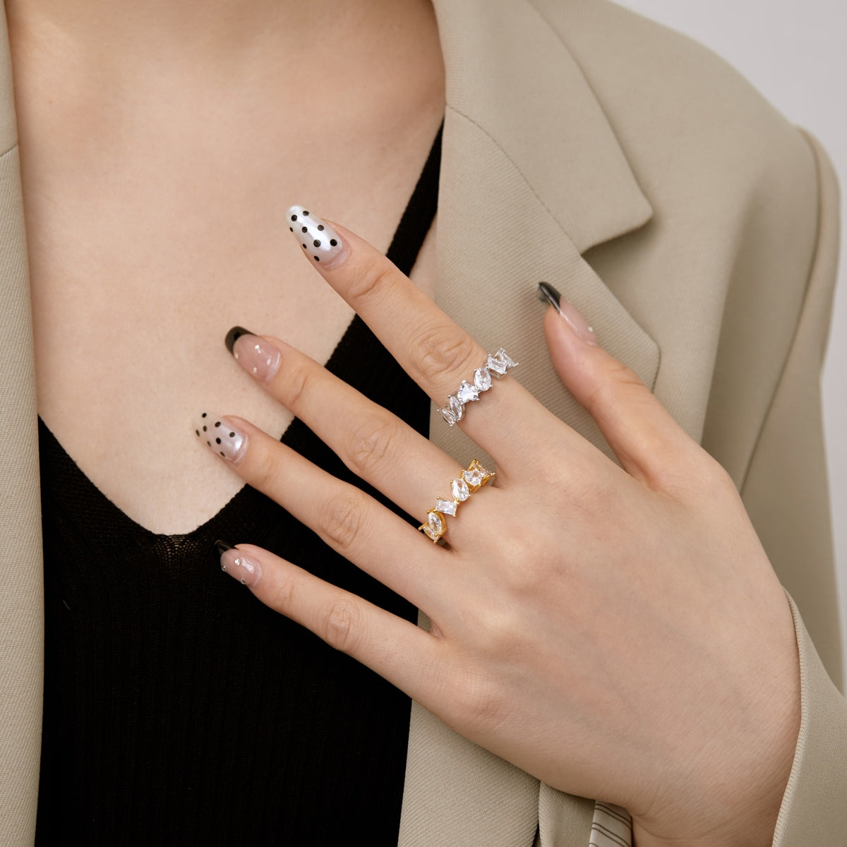 Pomuse – Zarter Ring mit mehreren Schliffen