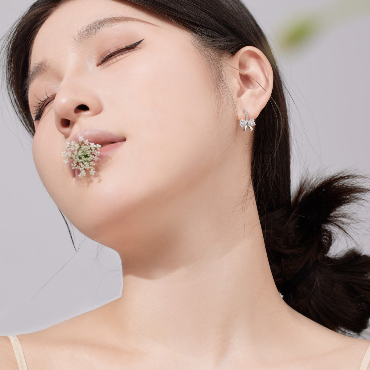 Pomuse – Exquisite Ohrringe mit herzförmigem Schleifendesign