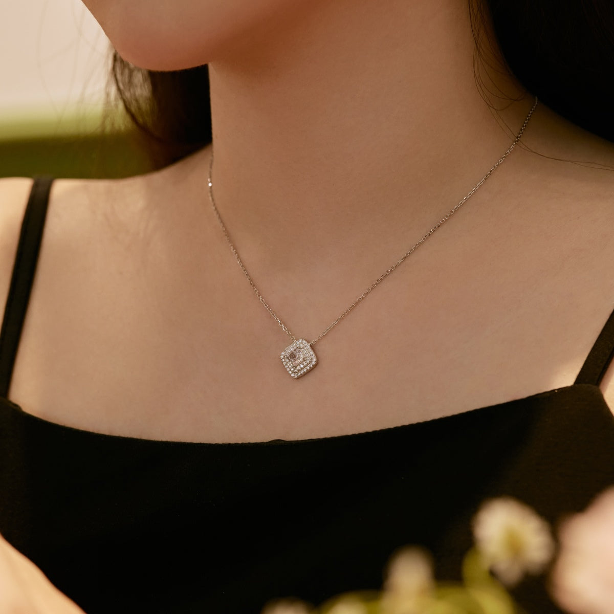 Pomuse Sparkling Asscher Cut Necklace