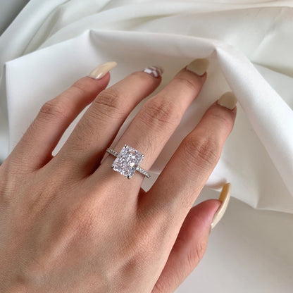 Pomuse 4.0 Carat Luxurious Engagement Ring