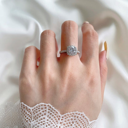 Pomuse Dazzling Resplendent Round Cut Wedding Ring