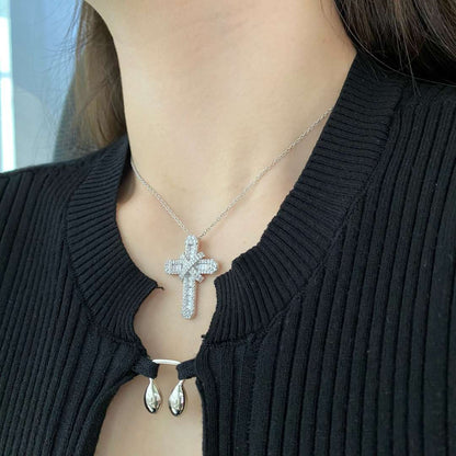 Pomuse Gypsophila With Dimonds Necklace