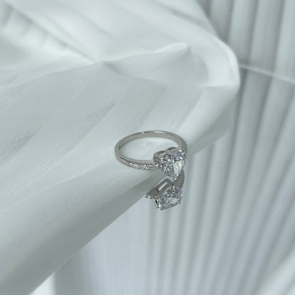 Pomuse 2.0 Carat Dazzling Lustrous Heart Cut Lover Ring