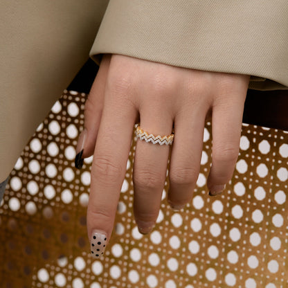 Pomuse Delicate Enchanting Wave Shape Daily Ring