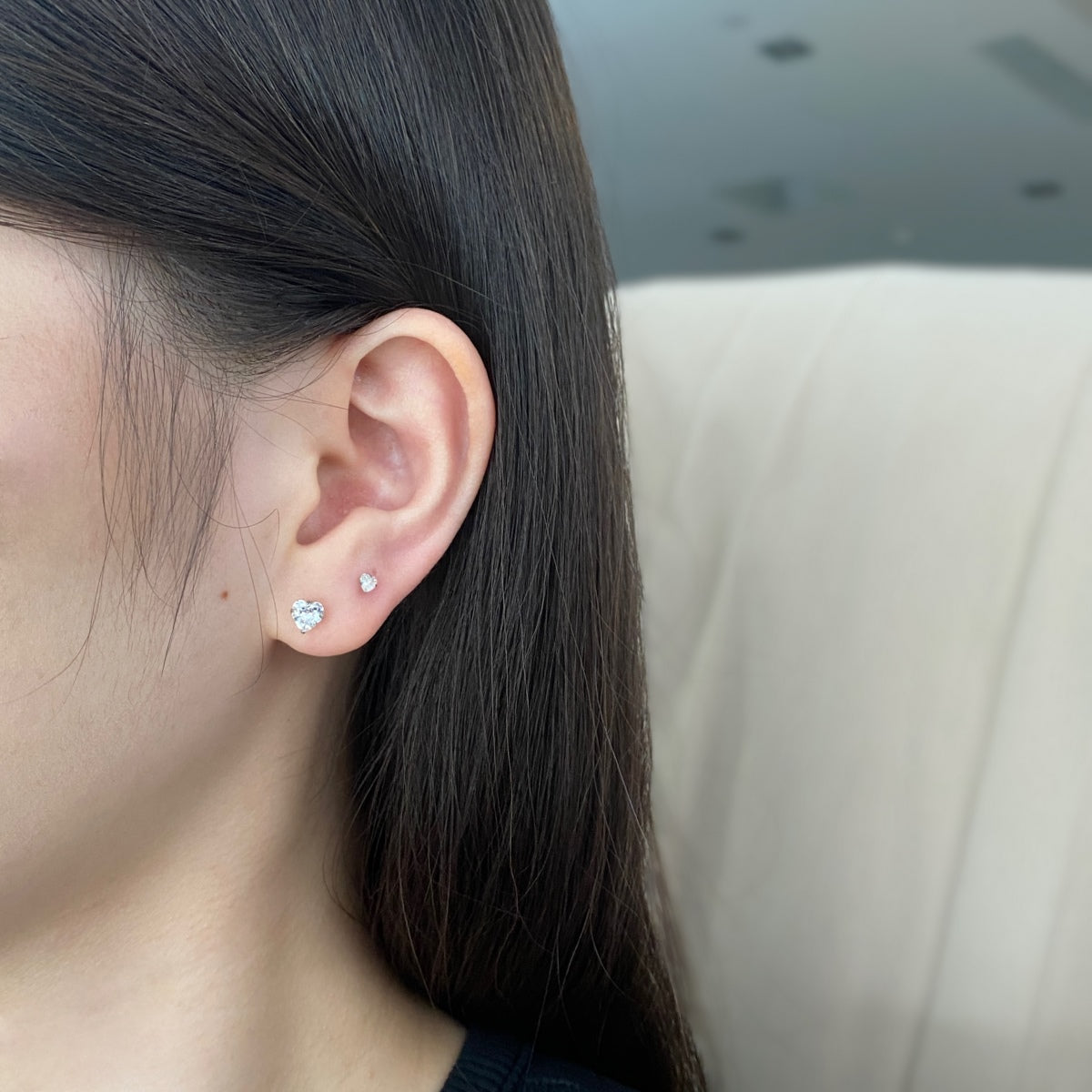 Pomuse Sparkling Heart Shaped Simple Earrings