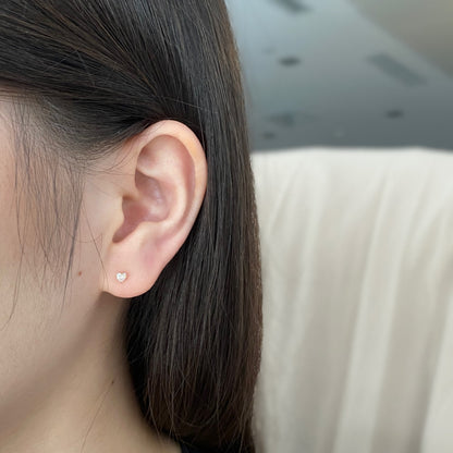 Pomuse Sparkling Heart Shaped Simple Earrings