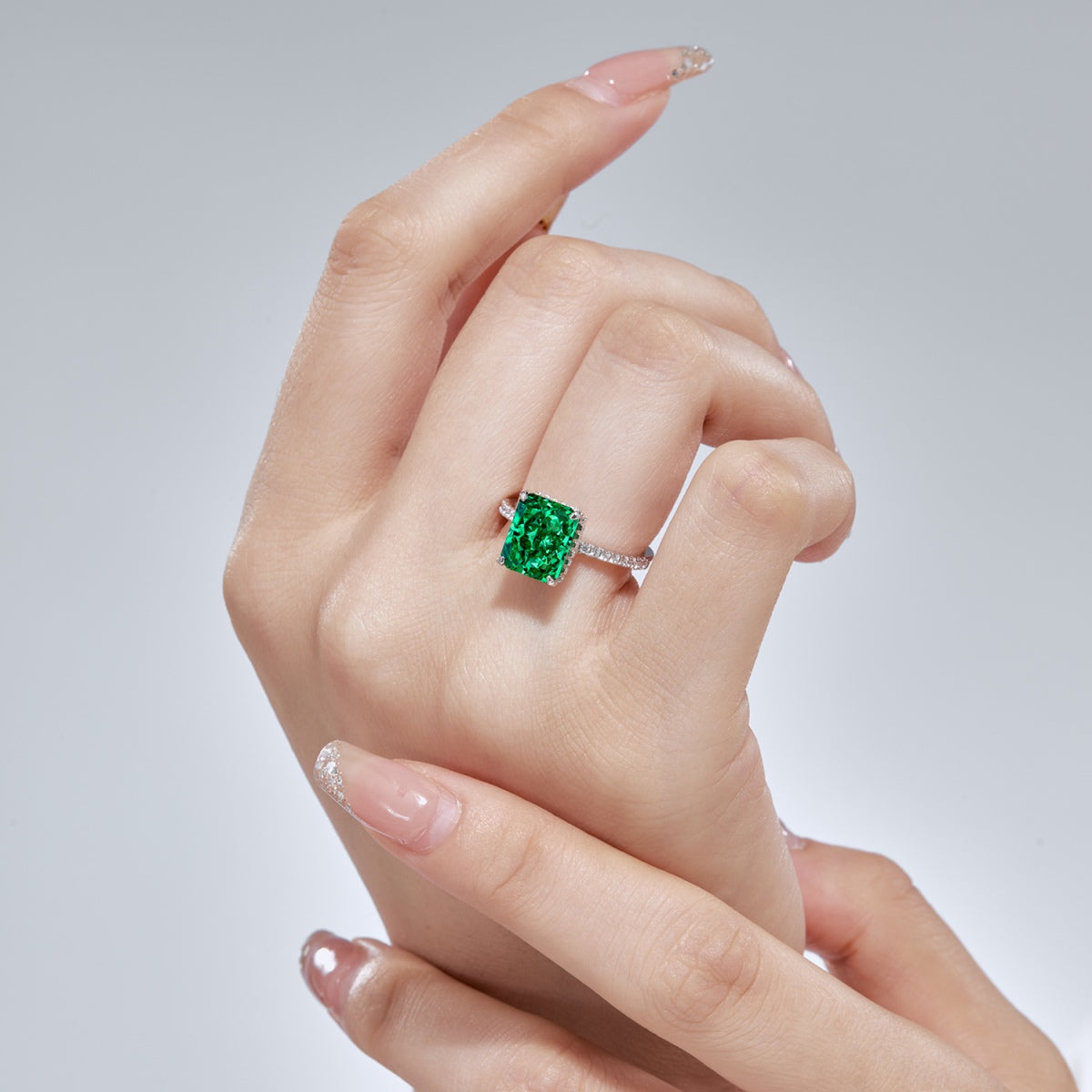 Pomuse 4.0 Carat Luxurious Engagement Ring