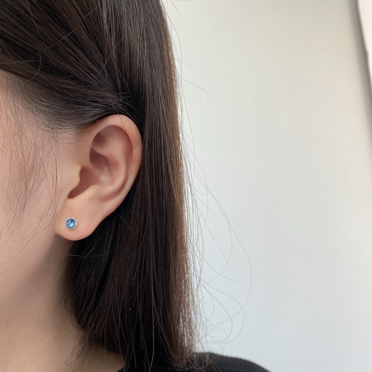 Pomuse Sparkling Colorful Round Shape Earrings