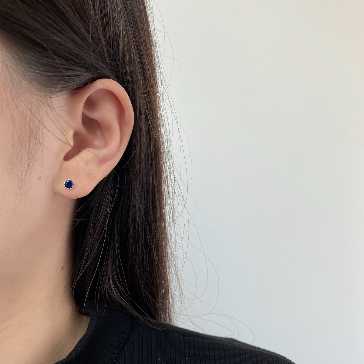 Pomuse Sparkling Colorful Round Shape Earrings