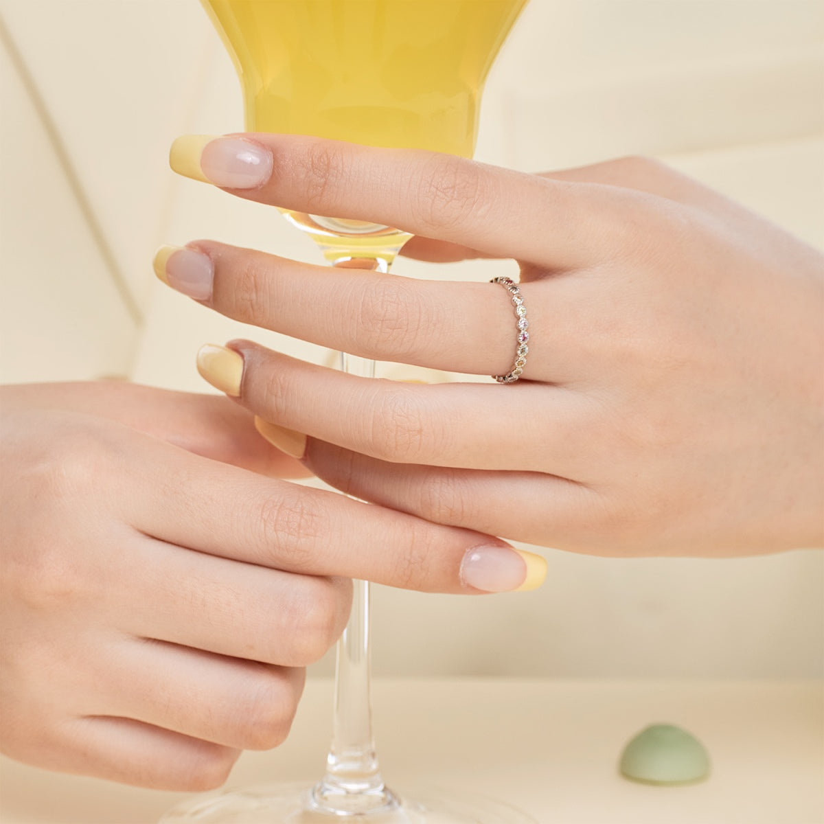 Pomuse Radiant Sparkling Round Cut Daily Ring
