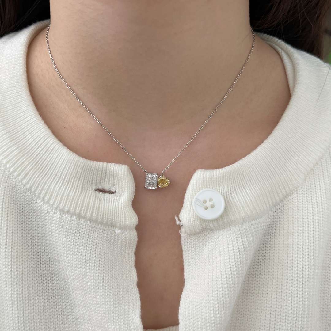 Pomuse Dazzling Square & Heart Shape Necklace