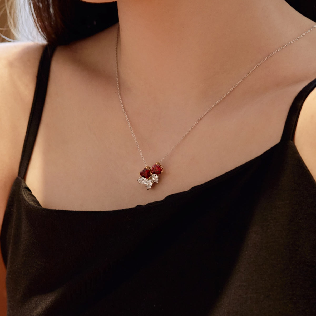 Pomuse Dainty Red Heart Necklace