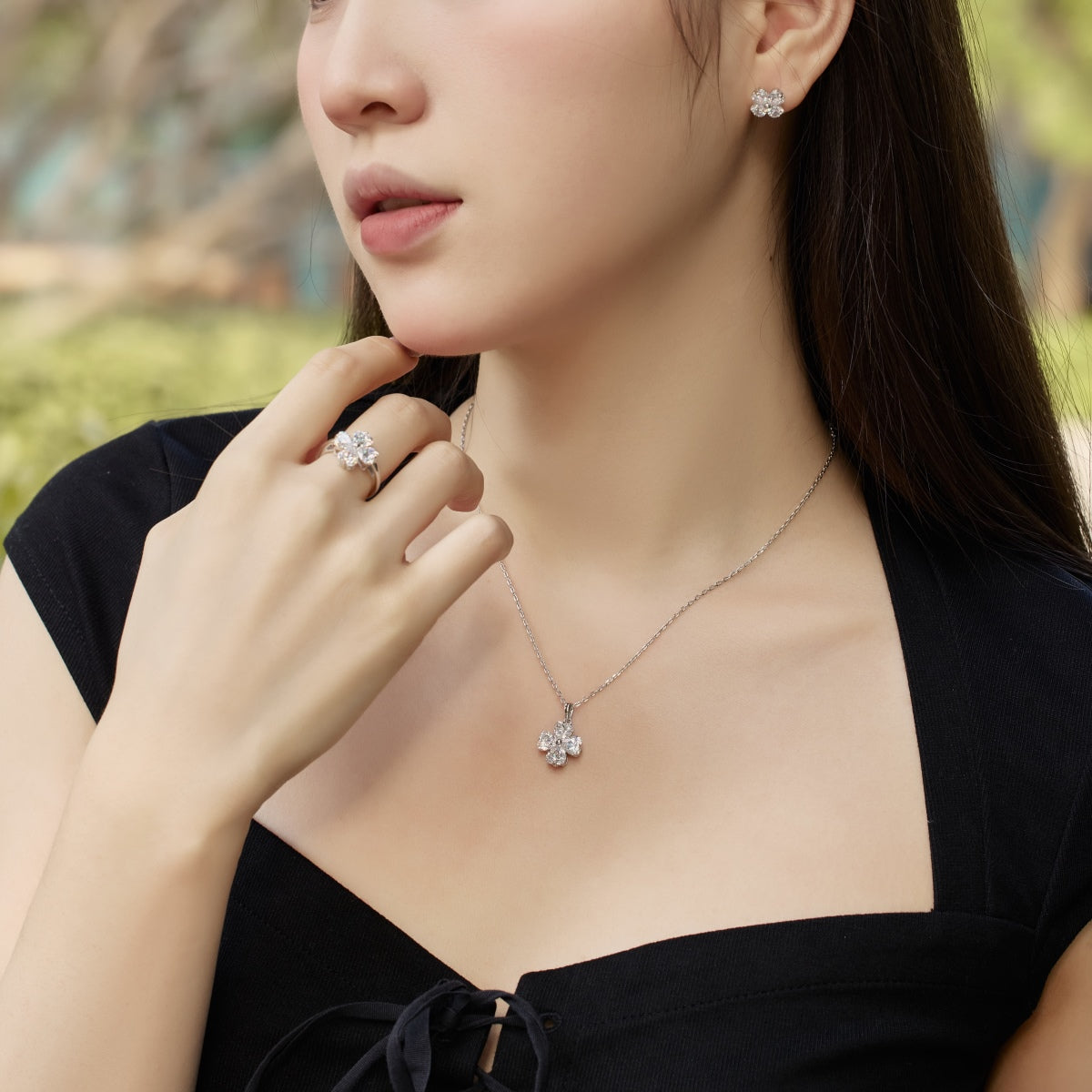 Pomuse Heart-shaped Four-Leaf Clover Ball Ring