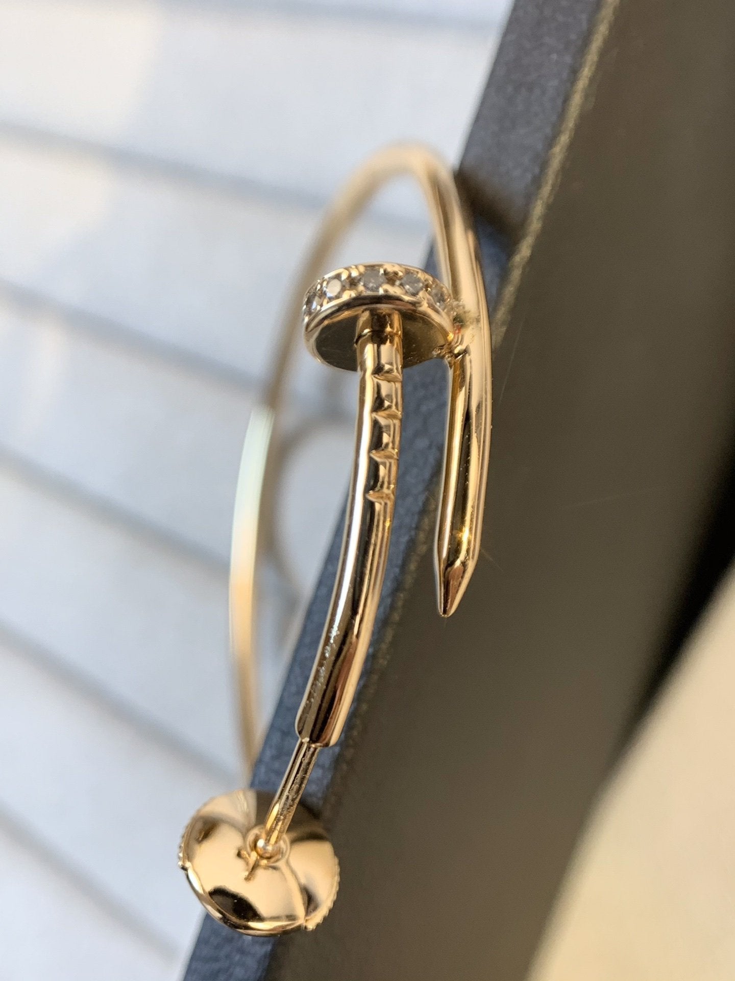 Pomuse JUSTE EARRINGS GOLD DIAMONDS 1.8MM