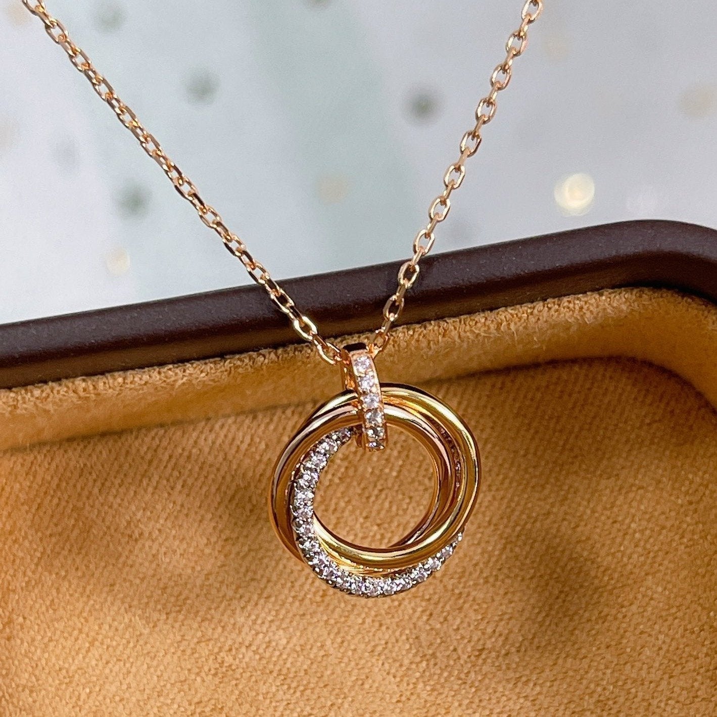 Pomuse TRINITY NECKLACE SILVER GOLD PINK GOLD DIAMONDS