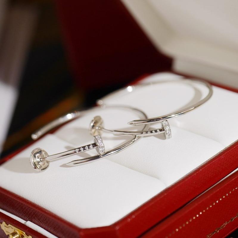 Pomuse JUSTE EARRINGS DIAMONDS 1.8MM