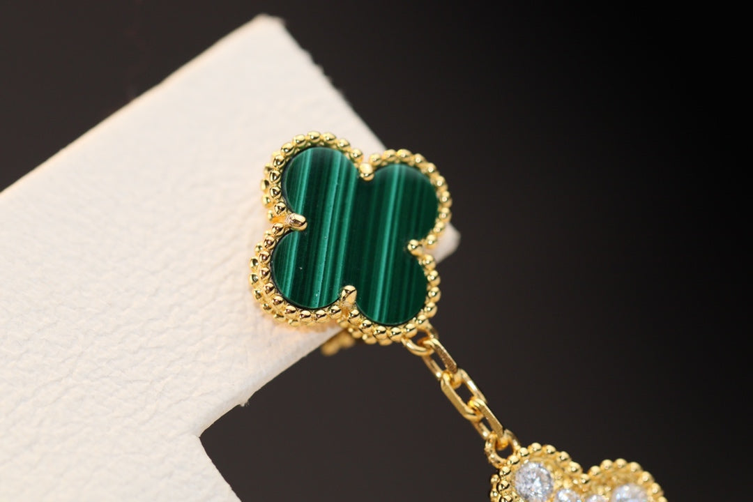 Pomuse CLOVER EARRINGS GOLD MALACHITE DIAMOND 3 MOTIF