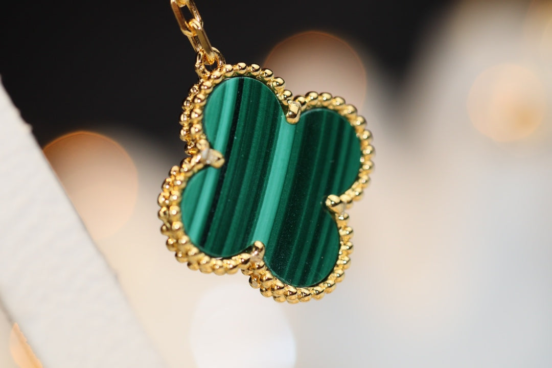 Pomuse CLOVER EARRINGS GOLD MALACHITE DIAMOND 3 MOTIF
