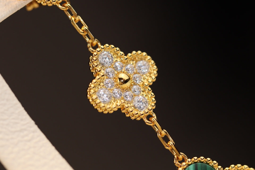 Pomuse CLOVER EARRINGS GOLD MALACHITE DIAMOND 3 MOTIF