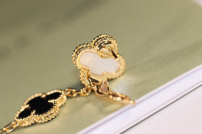 Pomuse CLOVER EARRINGS GOLD ONYX MOP 3 MOTIF