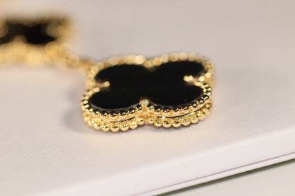 Pomuse CLOVER EARRINGS GOLD ONYX MOP 3 MOTIF