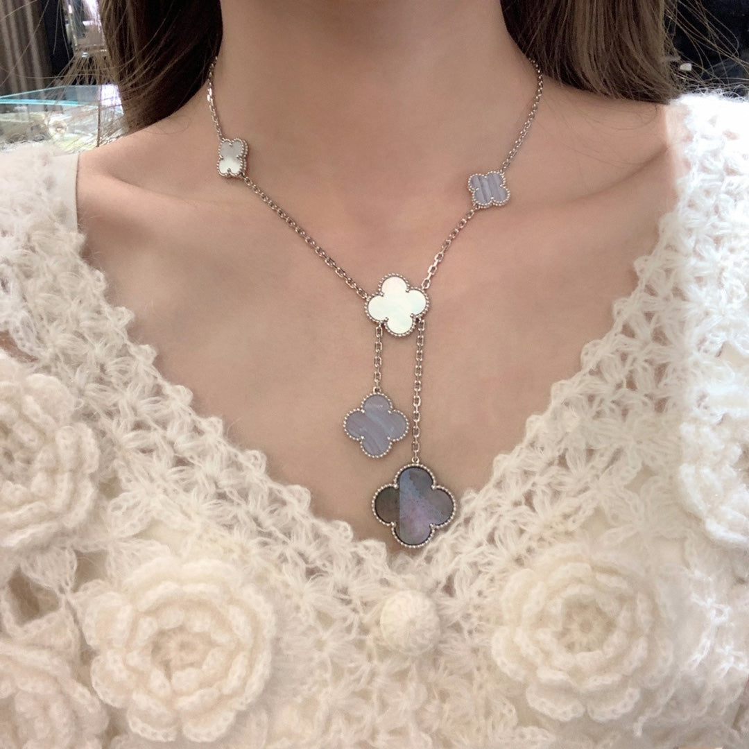 Pomuse CLOVER MOP CHALCEDONY NECKLACE SILVER 6 MOTIF