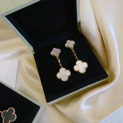Pomuse CLOVER 2 MOTIF WHITE MOP EARRINGS
