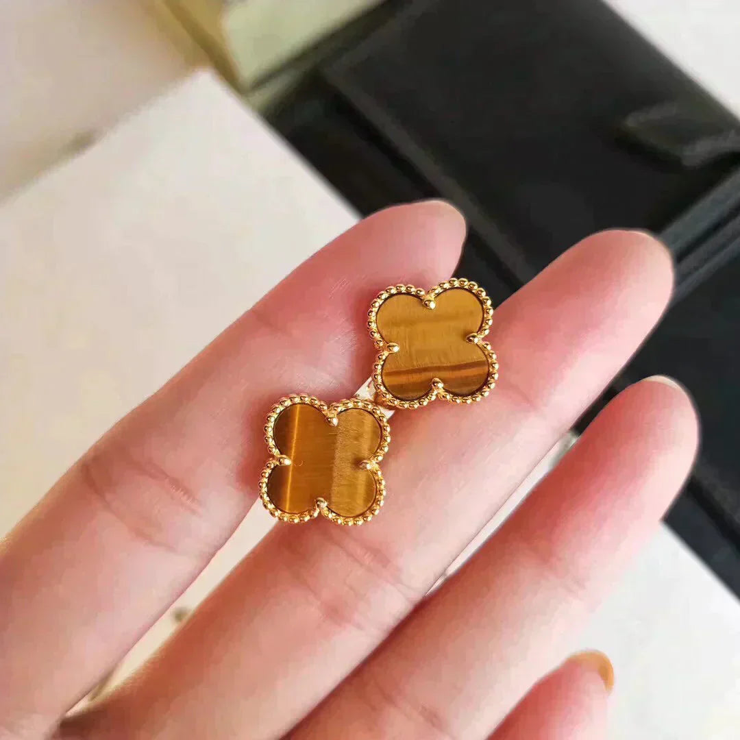 Pomuse CLOVER MEDIUM 1 MOTIFS TIGER EYE EARRINGS