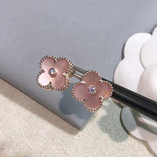 Pomuse CLOVER MEDIUM 1 MOTIFS  PINK MOP DIAMOND EARRINGS