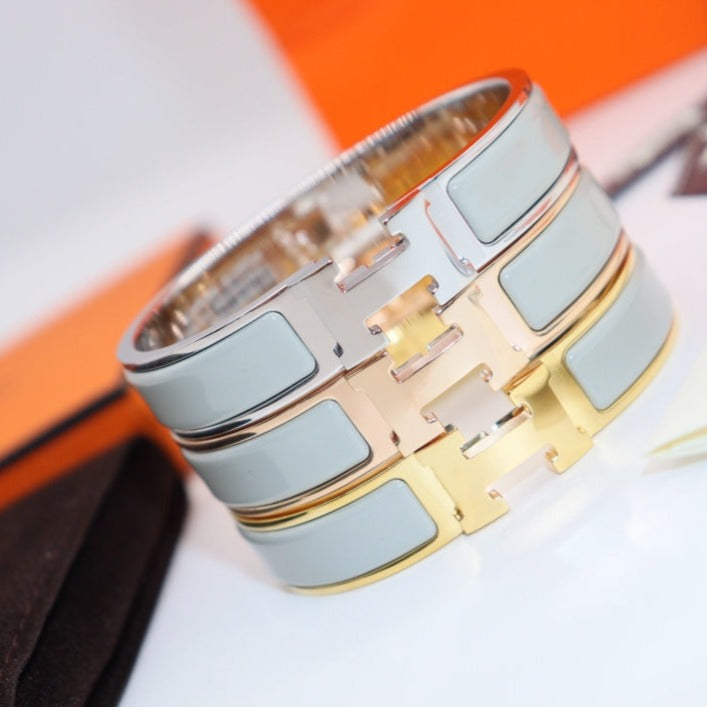 Pomuse H LIGHT BLUE BRACELET
