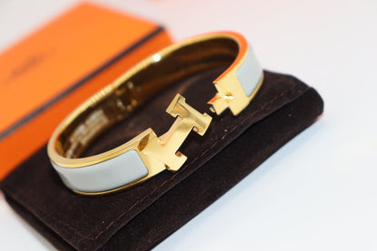 Pomuse H LIGHT BLUE BRACELET